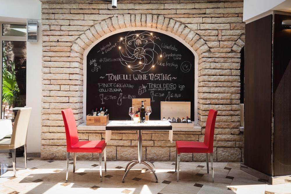 Hotel Continental - Tonelli Hotels Torbole Sul Garda Eksteriør billede