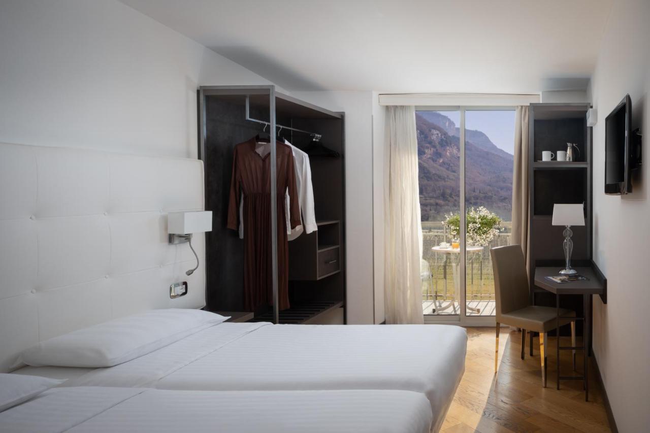 Hotel Continental - Tonelli Hotels Torbole Sul Garda Eksteriør billede