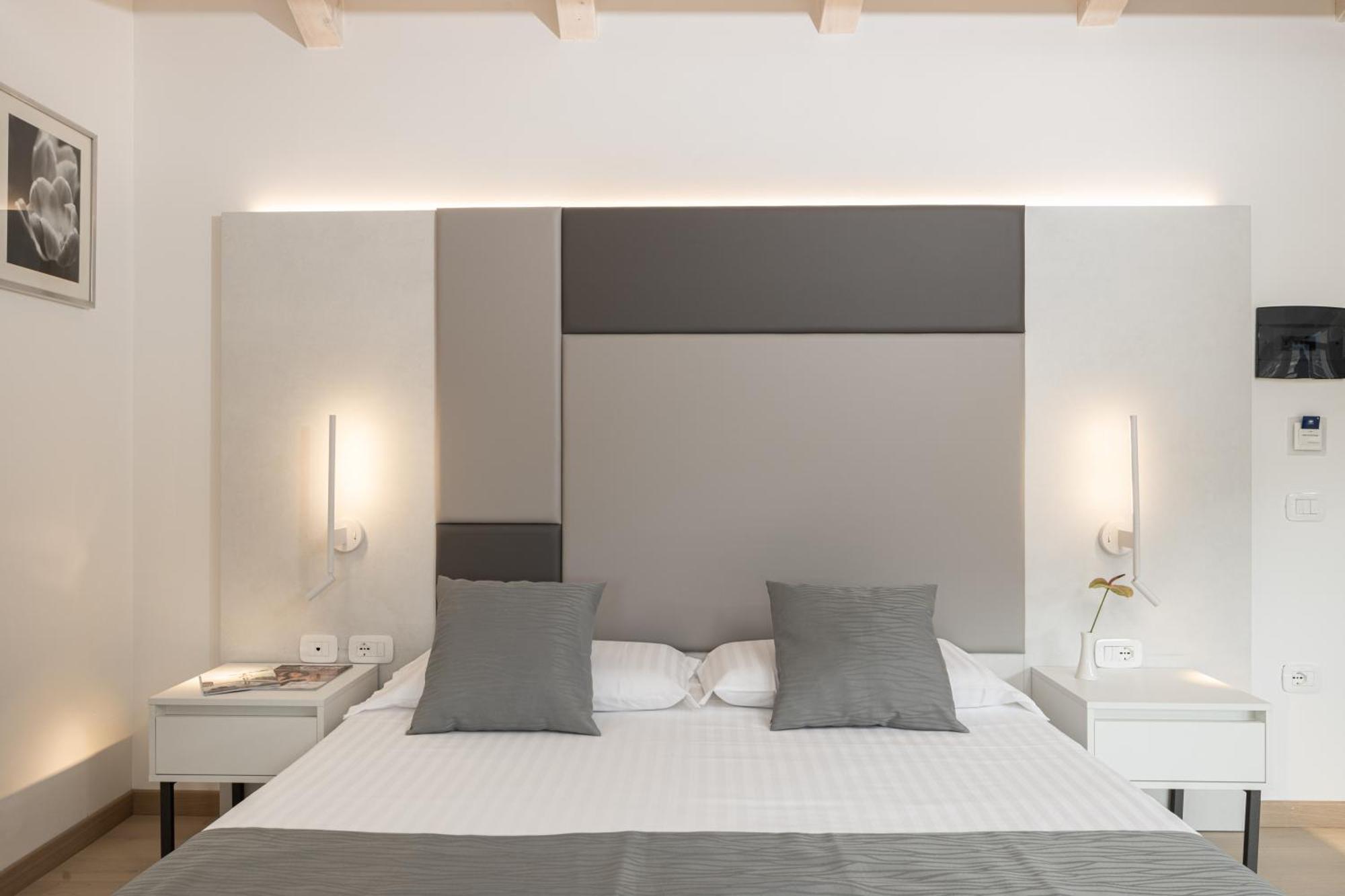 Hotel Continental - Tonelli Hotels Torbole Sul Garda Værelse billede
