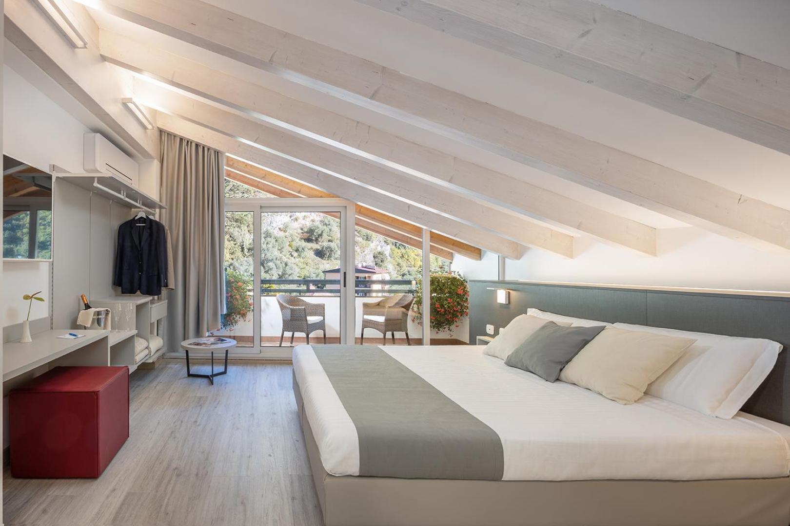 Hotel Continental - Tonelli Hotels Torbole Sul Garda Værelse billede