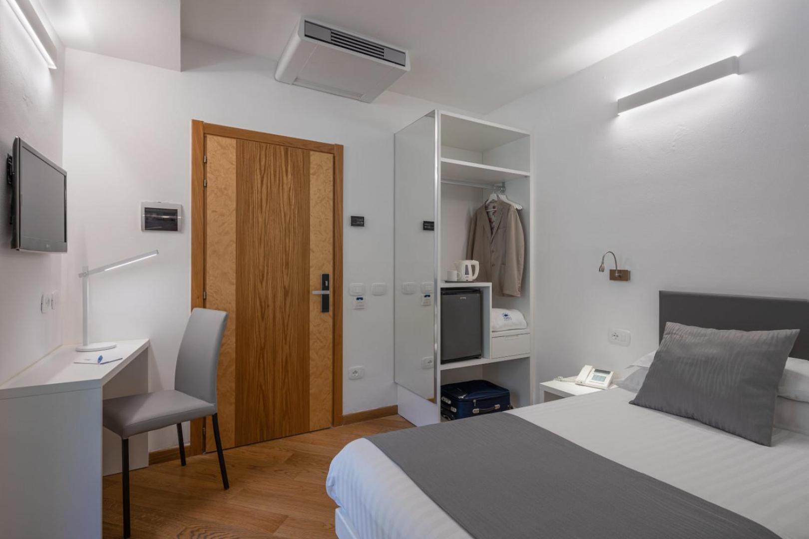 Hotel Continental - Tonelli Hotels Torbole Sul Garda Eksteriør billede