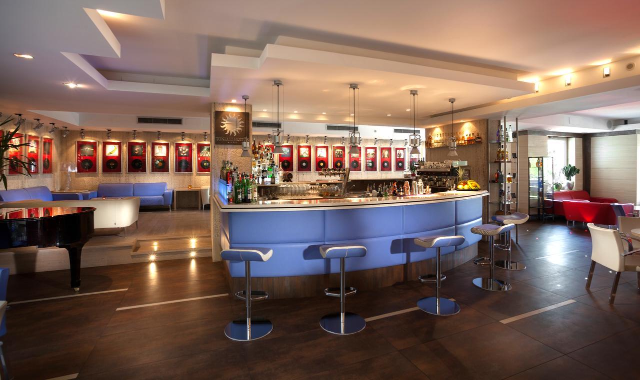 Hotel Continental - Tonelli Hotels Torbole Sul Garda Eksteriør billede