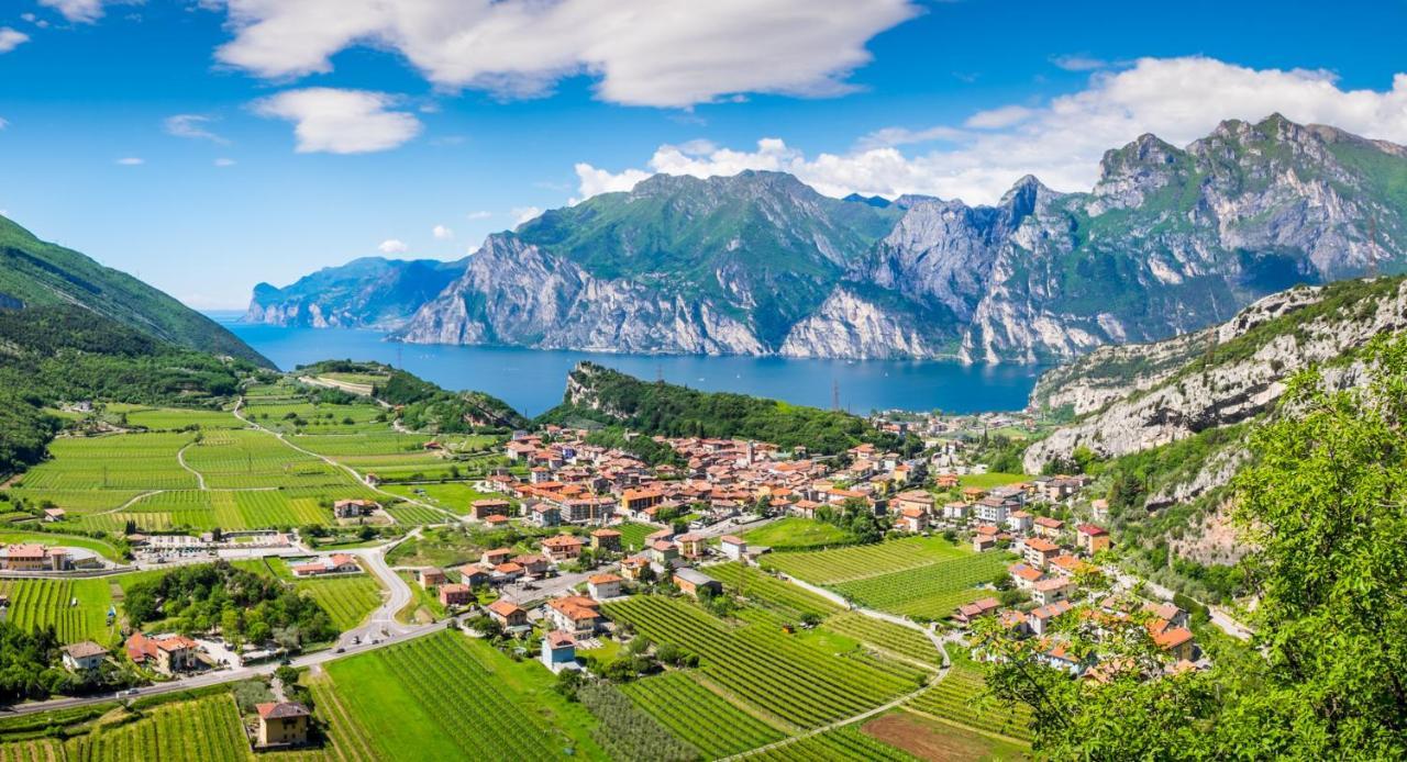 Hotel Continental - Tonelli Hotels Torbole Sul Garda Eksteriør billede