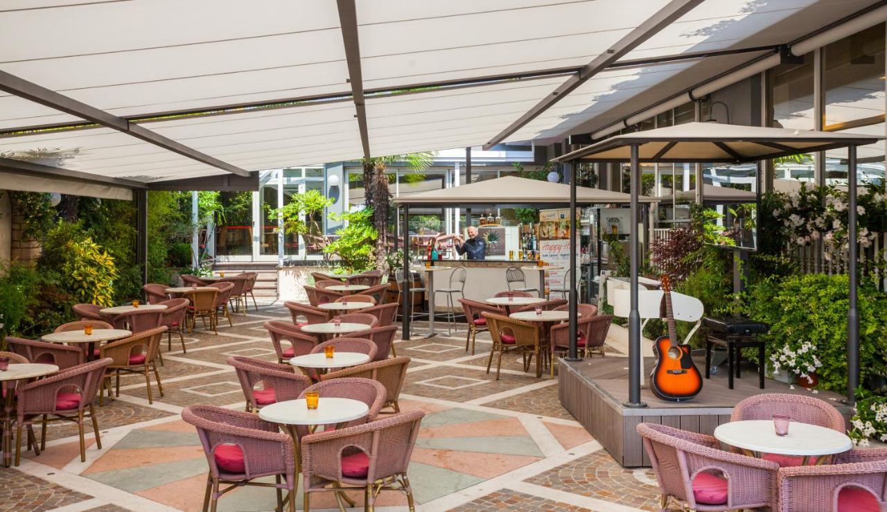 Hotel Continental - Tonelli Hotels Torbole Sul Garda Eksteriør billede