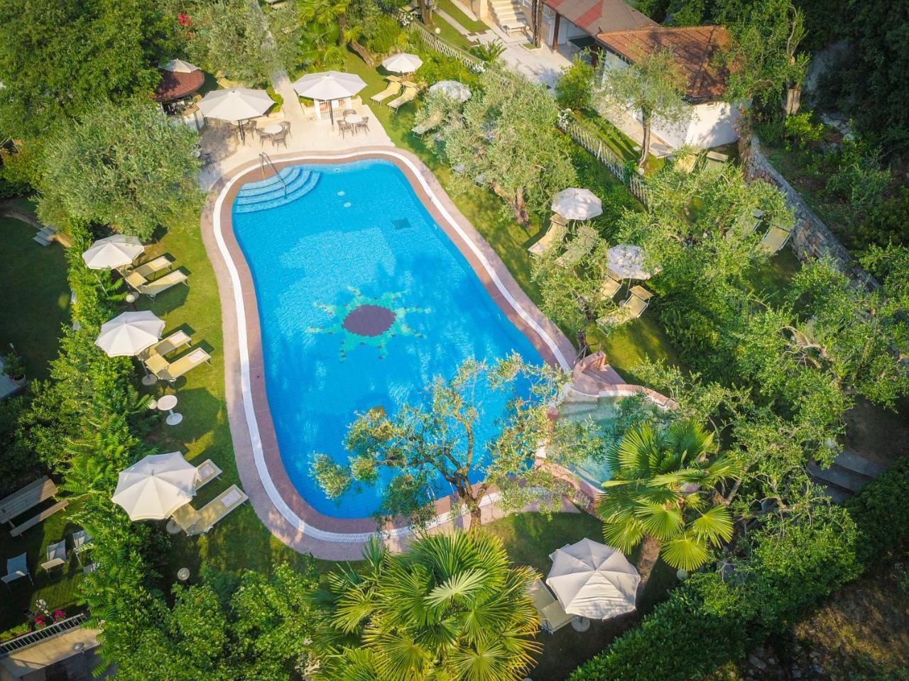 Hotel Continental - Tonelli Hotels Torbole Sul Garda Eksteriør billede